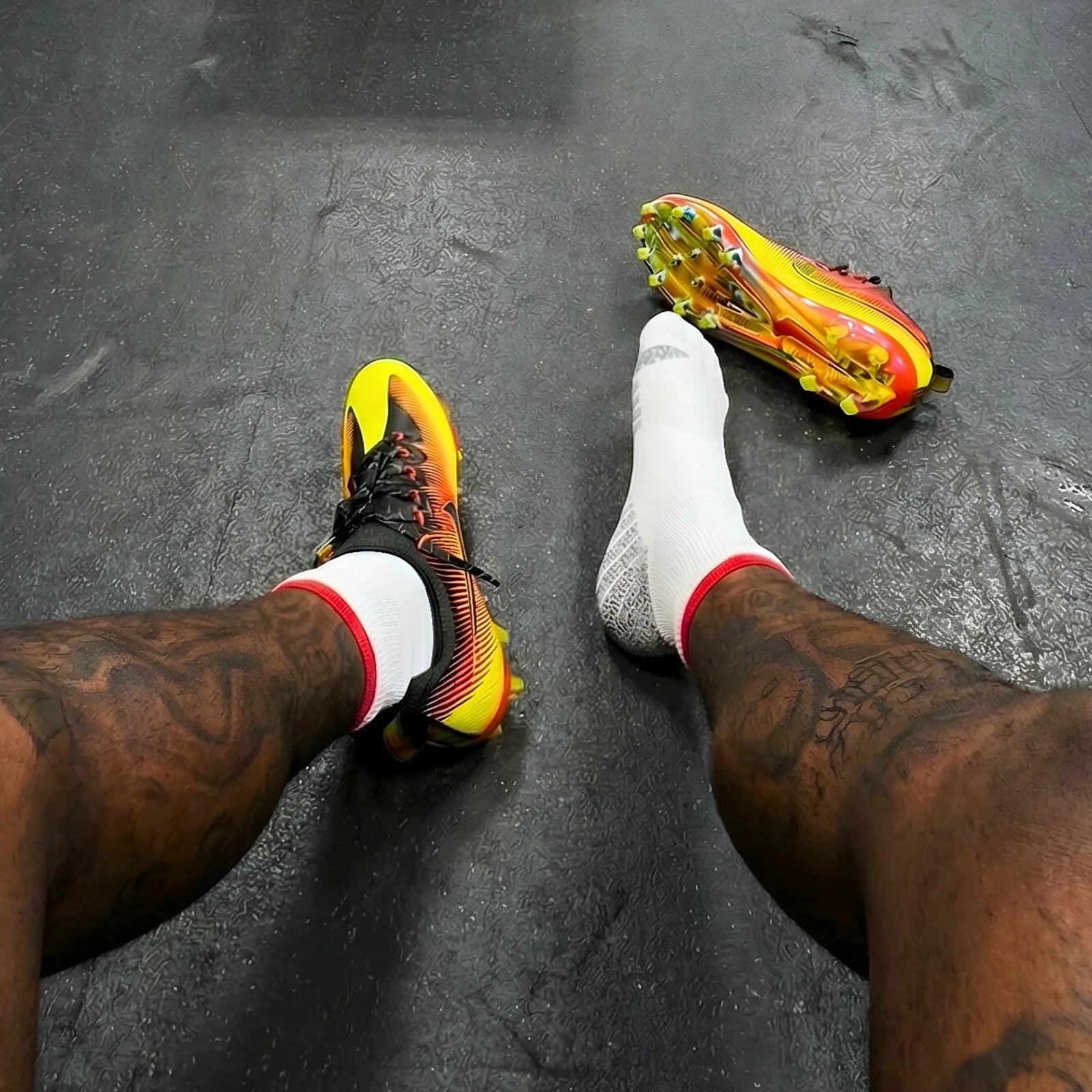 Two-Tone Kloud Grip Quarter Socks